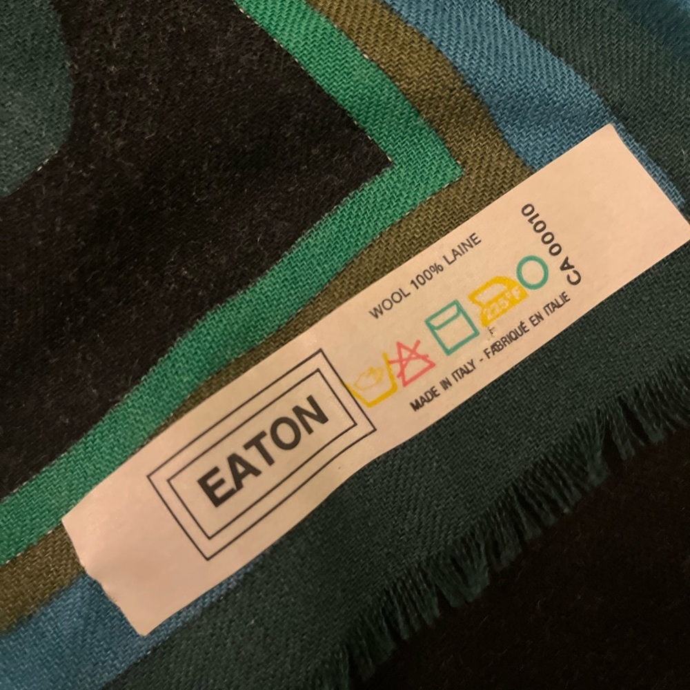 100% wool Eatons scarf new with tag made in Italy - Picture 2 of 3